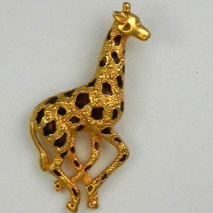 Vintage signed KC Kenneth Cole giraffe brooch pin